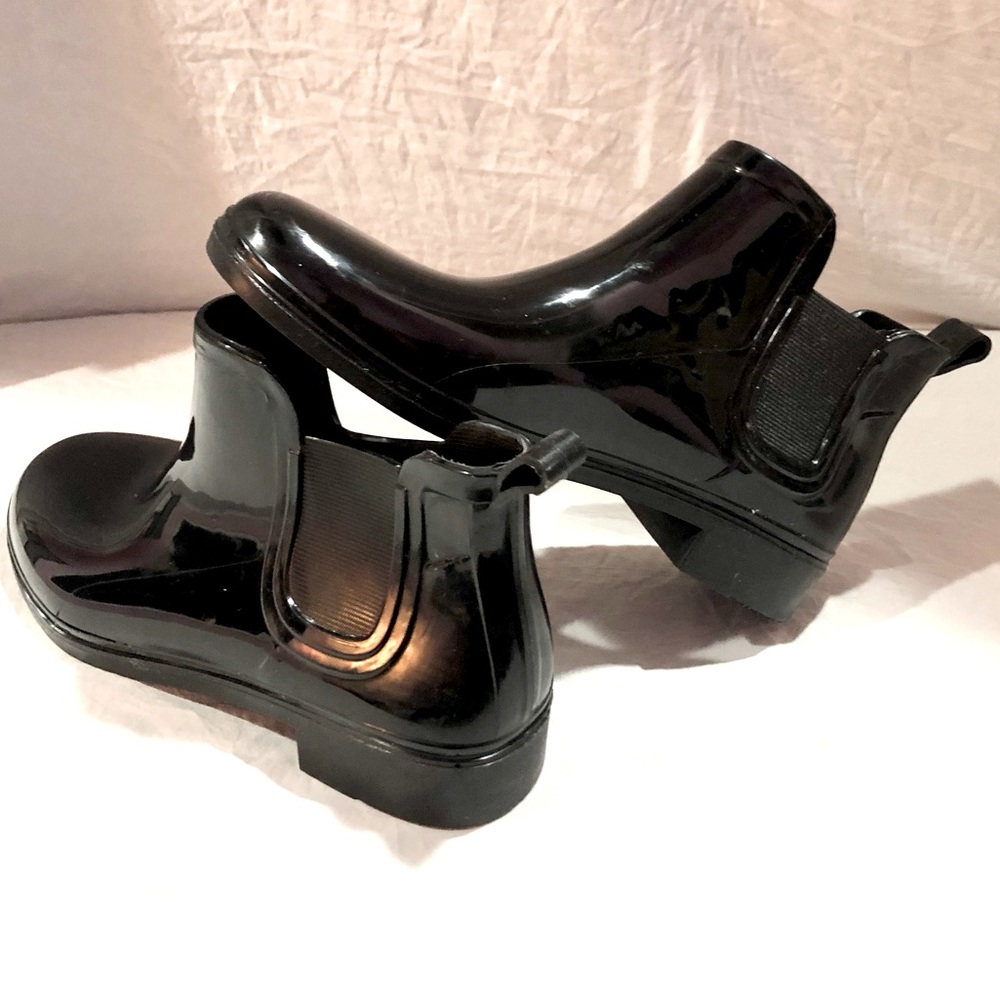 RAINBOOTS Women's Short booties waterproof shiny vinyl black size 6 NWOT - Picture 2 of 9